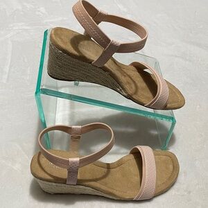 Alfani Step ‘n Flex Gille  Pink Ankle-Strap Wedge Sandals Sz 8.5M